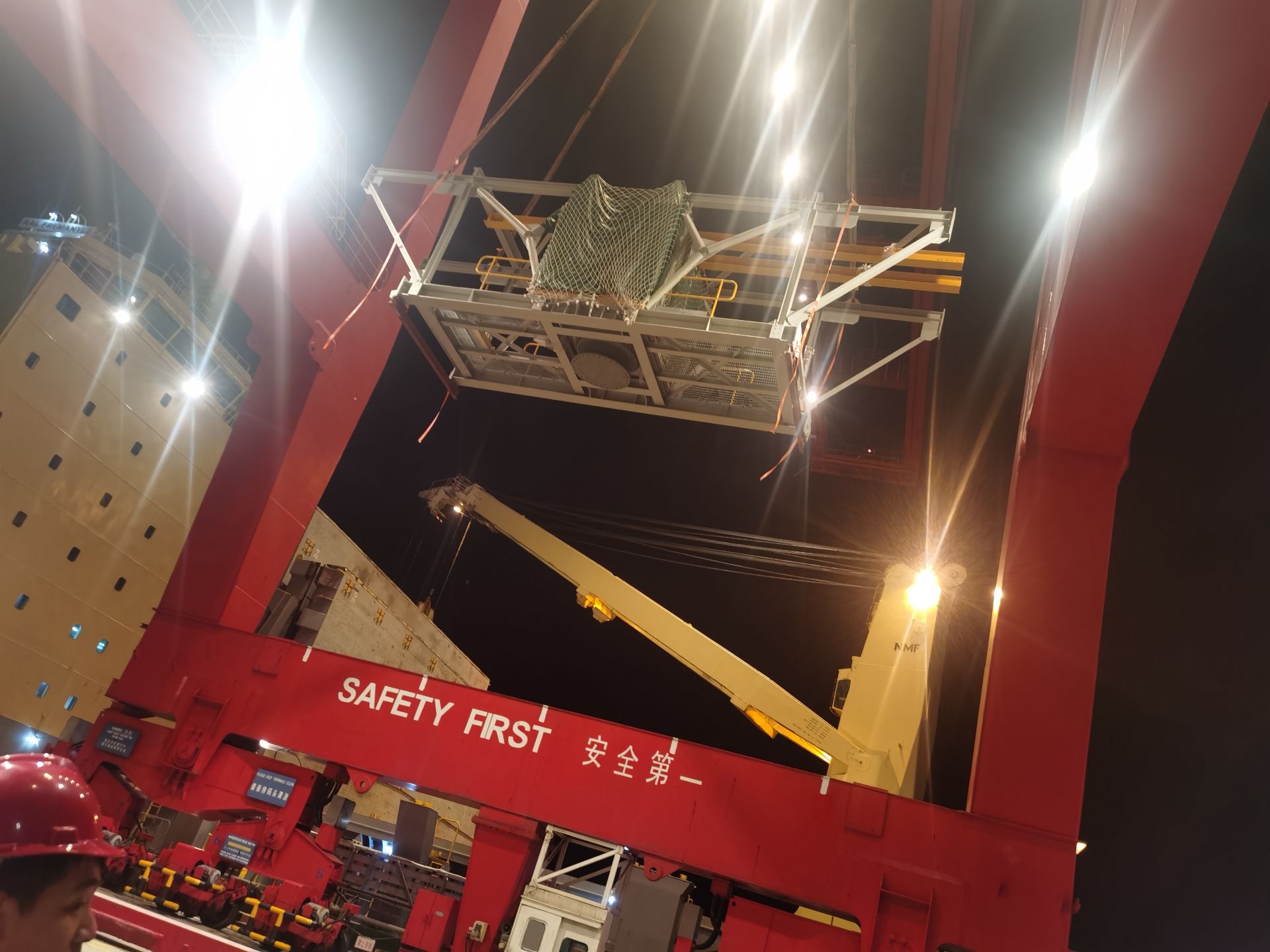 Loading thickener part shipment from Qingdao to Fremantle